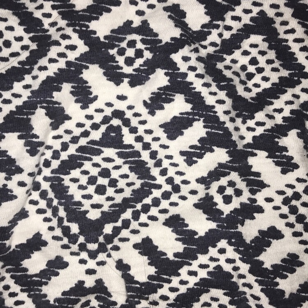 Patterned Blue Short Sleeved - Picture 3 of 3